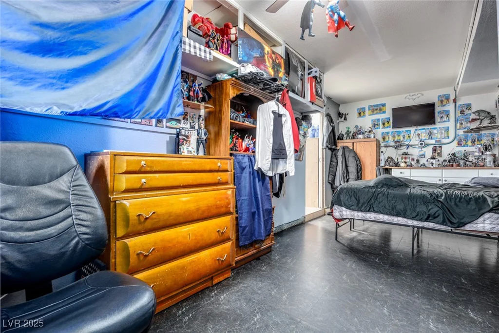 224 Catalini, Las Vegas, NV 89107