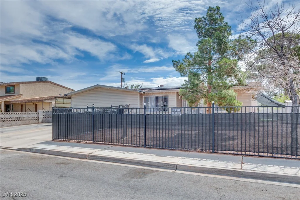 224 Catalini, Las Vegas, NV 89107