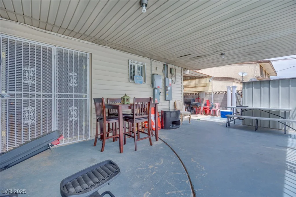 224 Catalini, Las Vegas, NV 89107