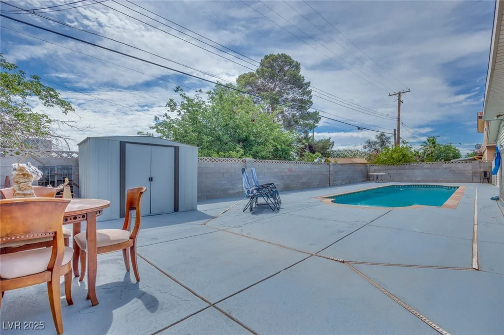 224 Catalini, Las Vegas, NV 89107