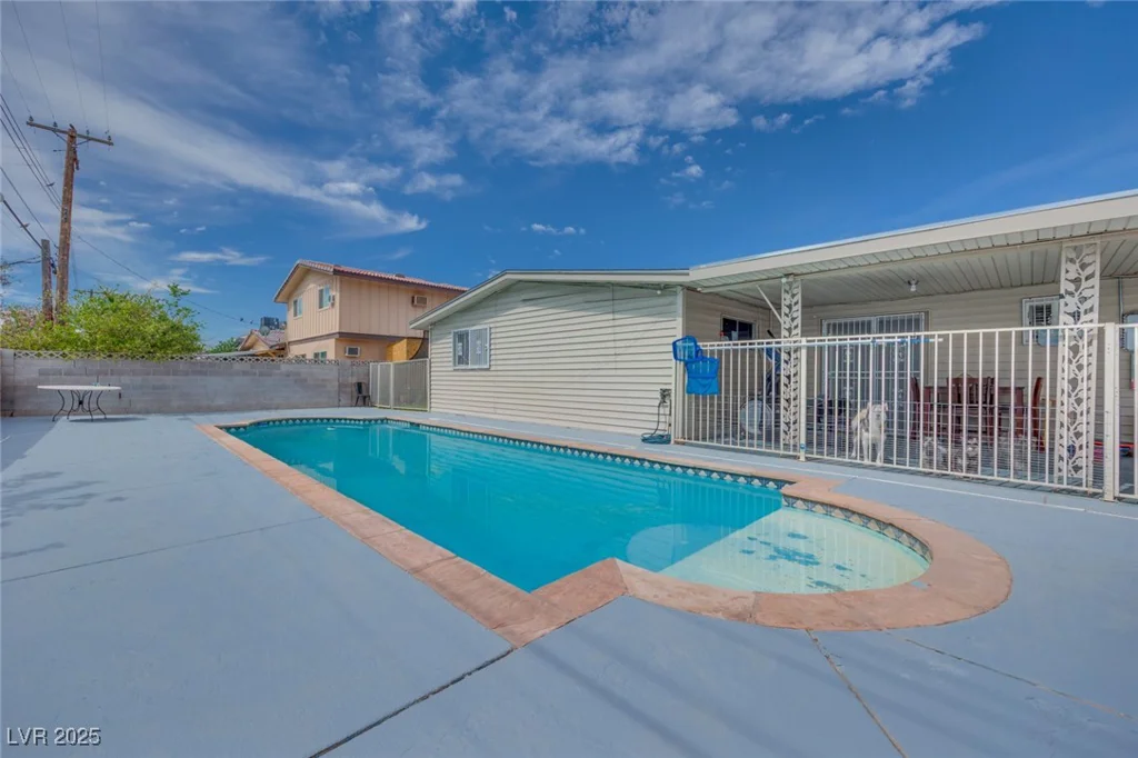 224 Catalini, Las Vegas, NV 89107