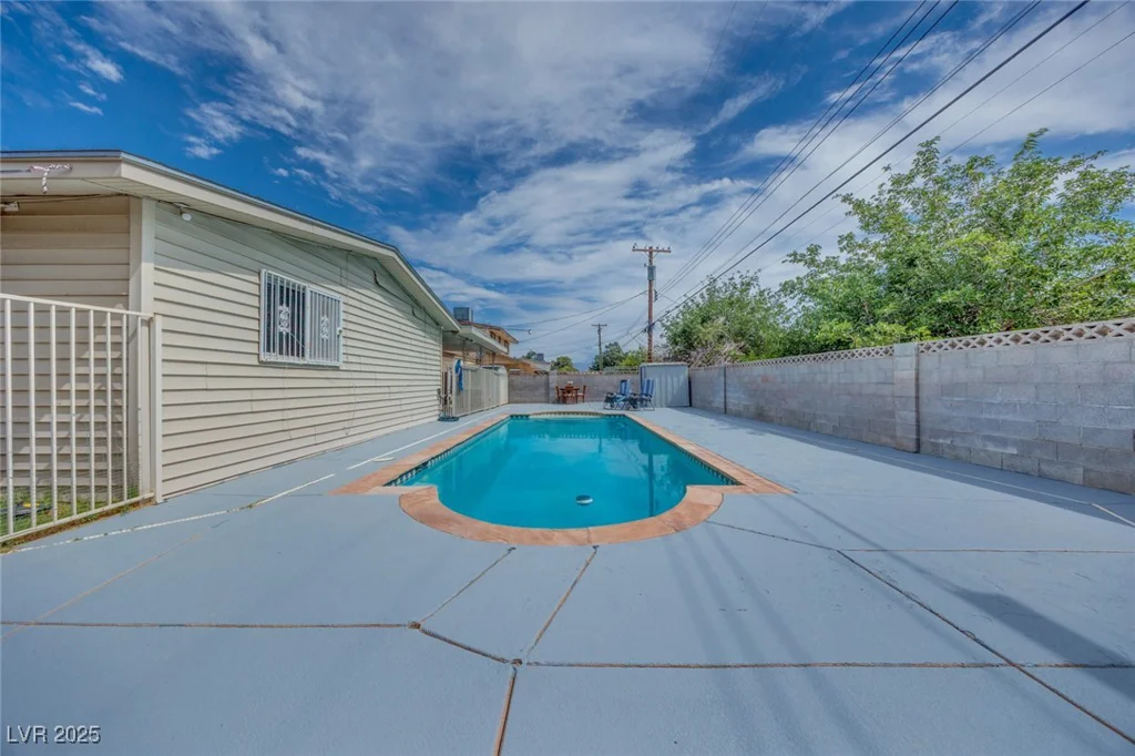 224 Catalini, Las Vegas, NV 89107