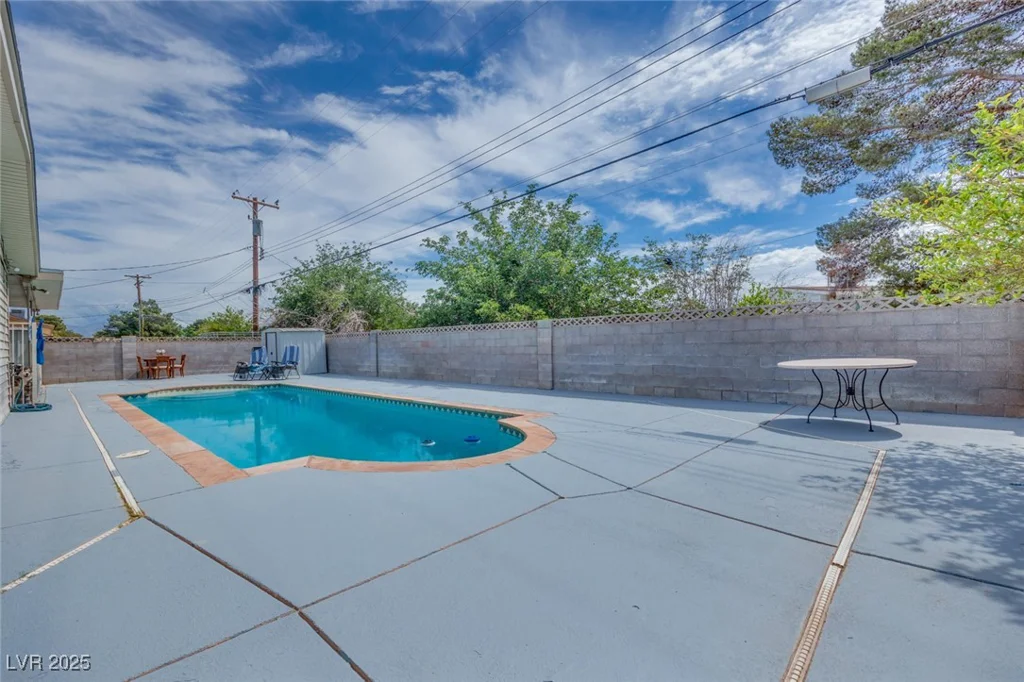 224 Catalini, Las Vegas, NV 89107