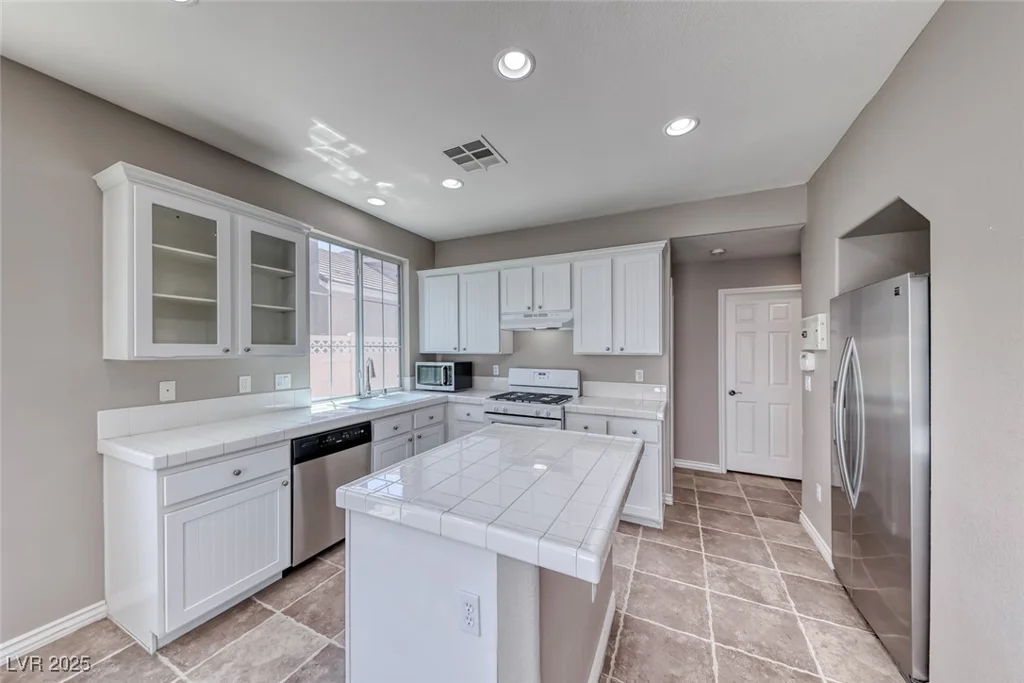 7548 French Springs, Las Vegas, NV 89139