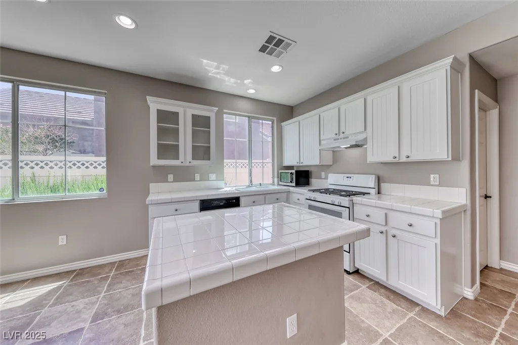 7548 French Springs, Las Vegas, NV 89139