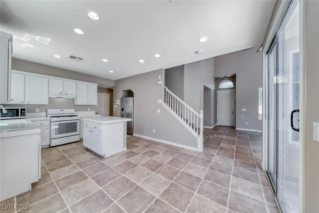 7548 French Springs, Las Vegas, NV 89139