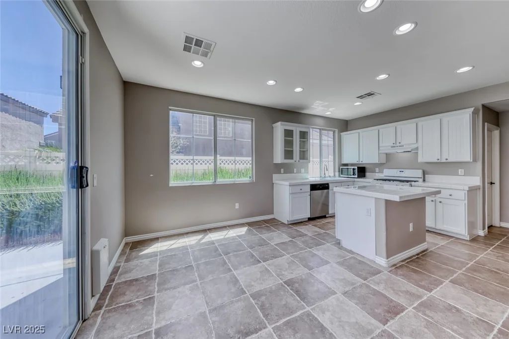 7548 French Springs, Las Vegas, NV 89139