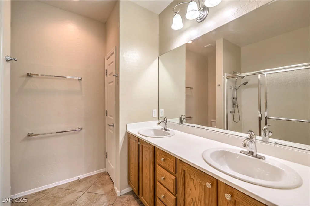 2540 Binary Stars, Henderson, NV 89044