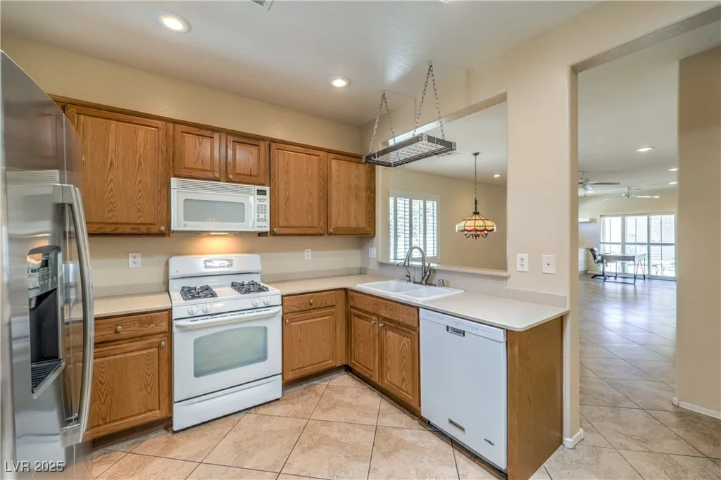 2540 Binary Stars, Henderson, NV 89044