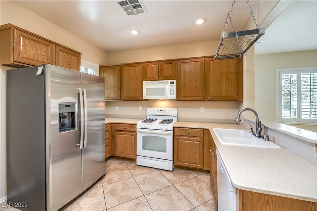 2540 Binary Stars, Henderson, NV 89044