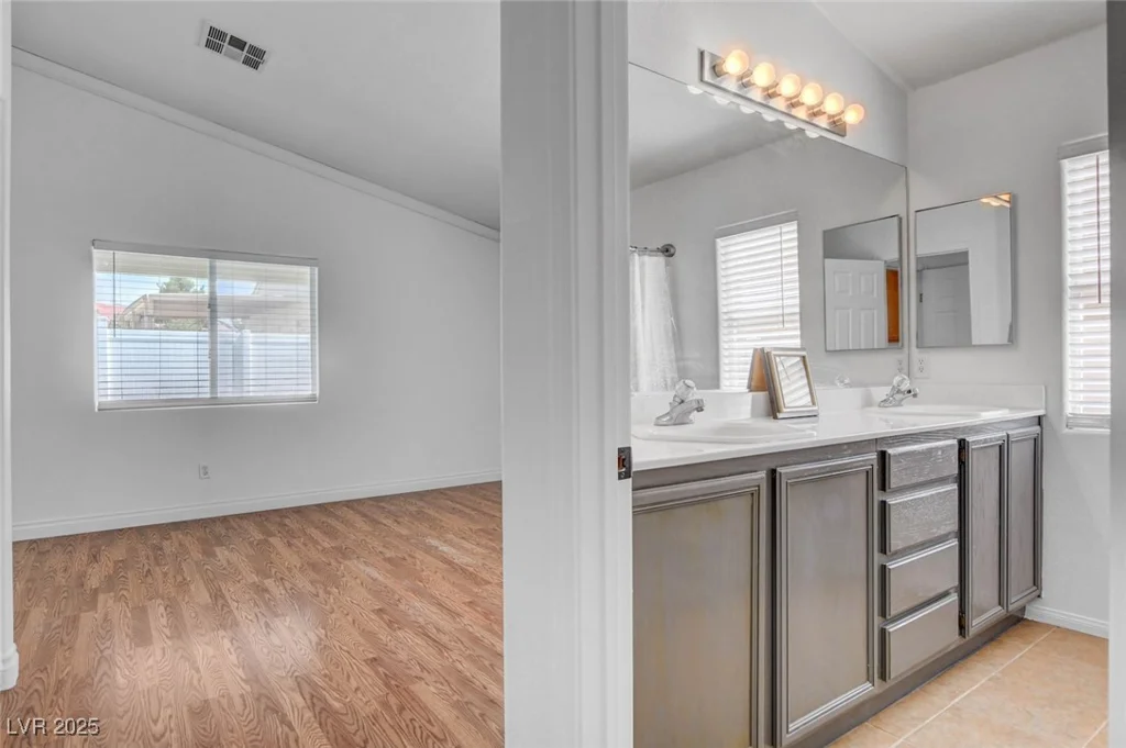 406 River Glider, North Las Vegas, NV 89084