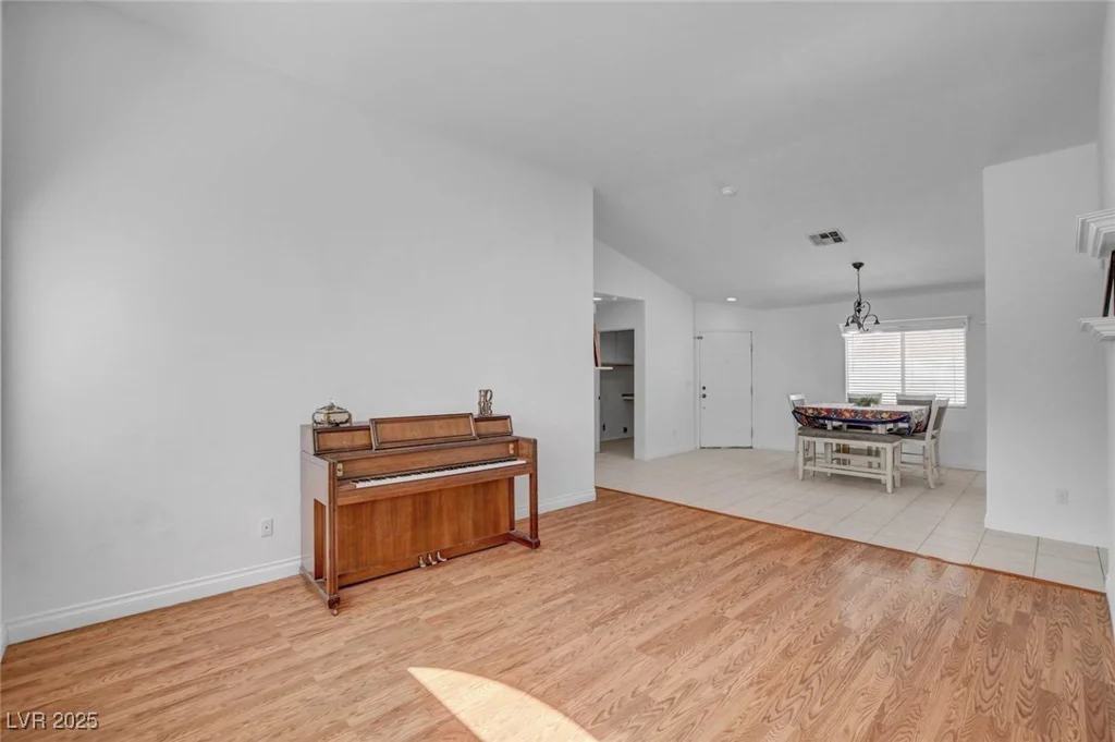 406 River Glider, North Las Vegas, NV 89084