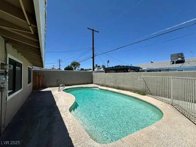 4200 Via Vaquero, Las Vegas, NV 89102