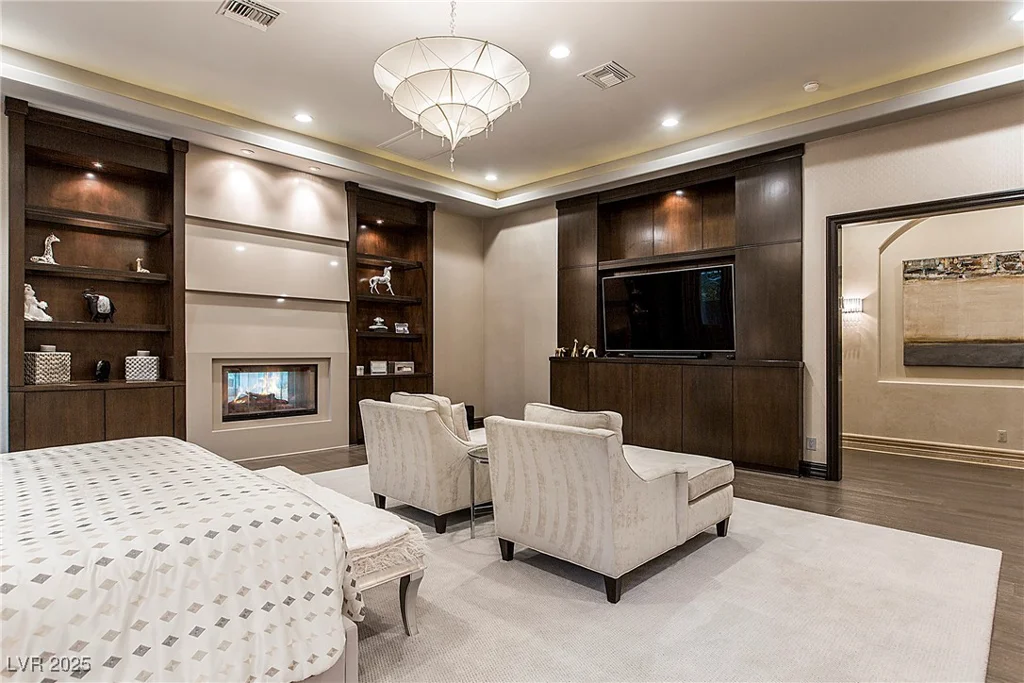 15 Golden Sunray, Las Vegas, NV 89135
