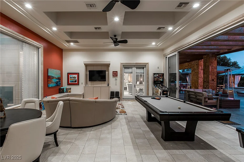 15 Golden Sunray, Las Vegas, NV 89135