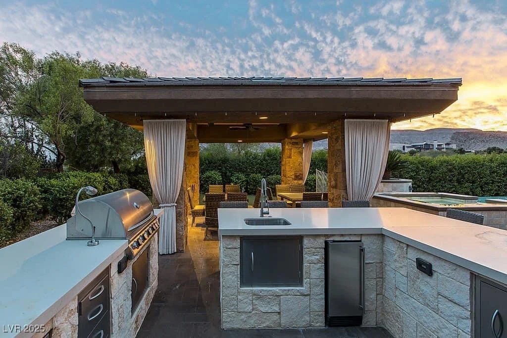15 Golden Sunray, Las Vegas, NV 89135