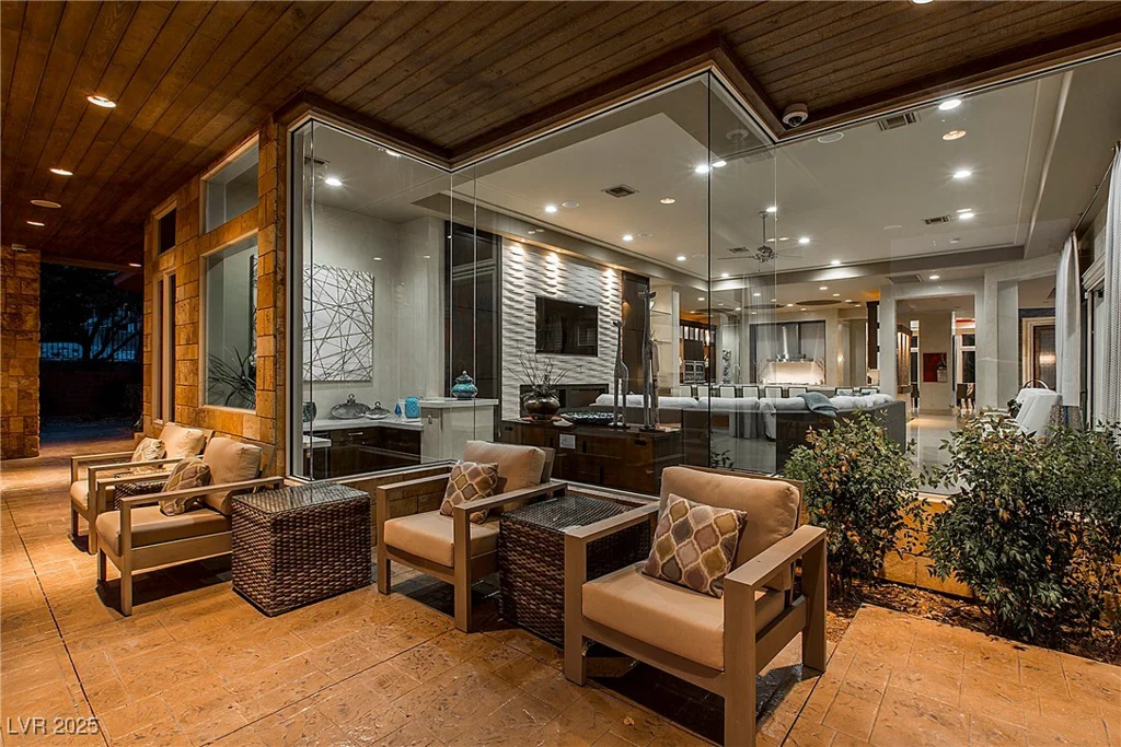 15 Golden Sunray, Las Vegas, NV 89135