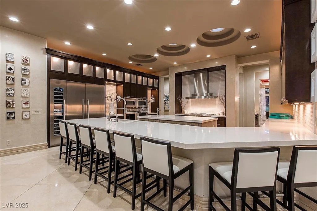 15 Golden Sunray, Las Vegas, NV 89135
