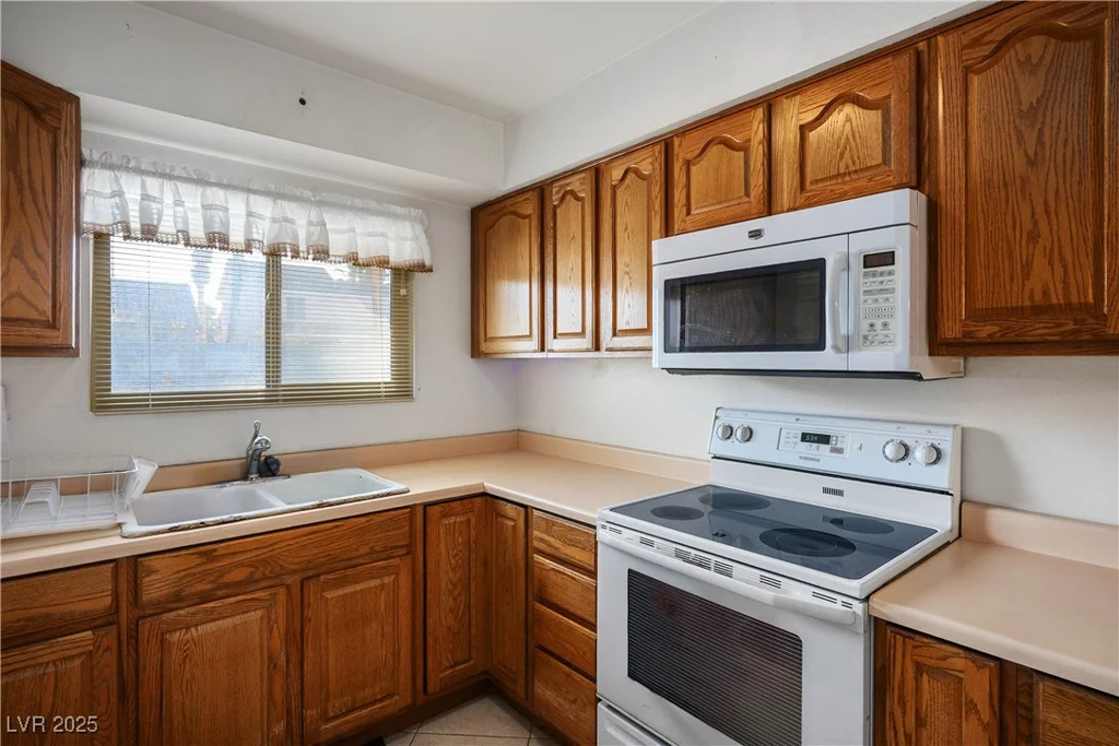 1716 Luning, Las Vegas, NV 89106