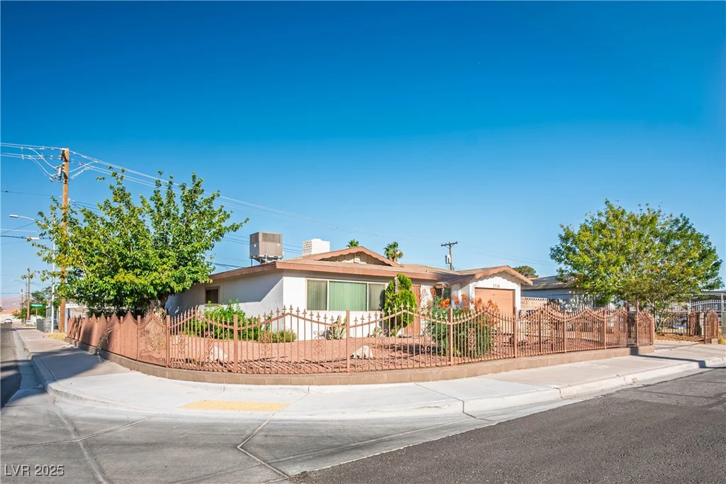 1716 Luning, Las Vegas, NV 89106