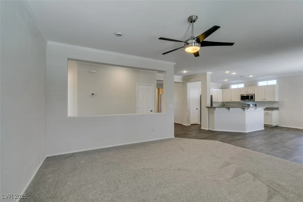 1453 Doggett, Las Vegas, NV 89123