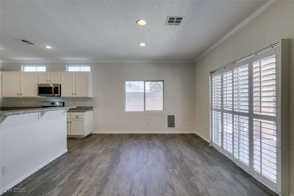 1453 Doggett, Las Vegas, NV 89123