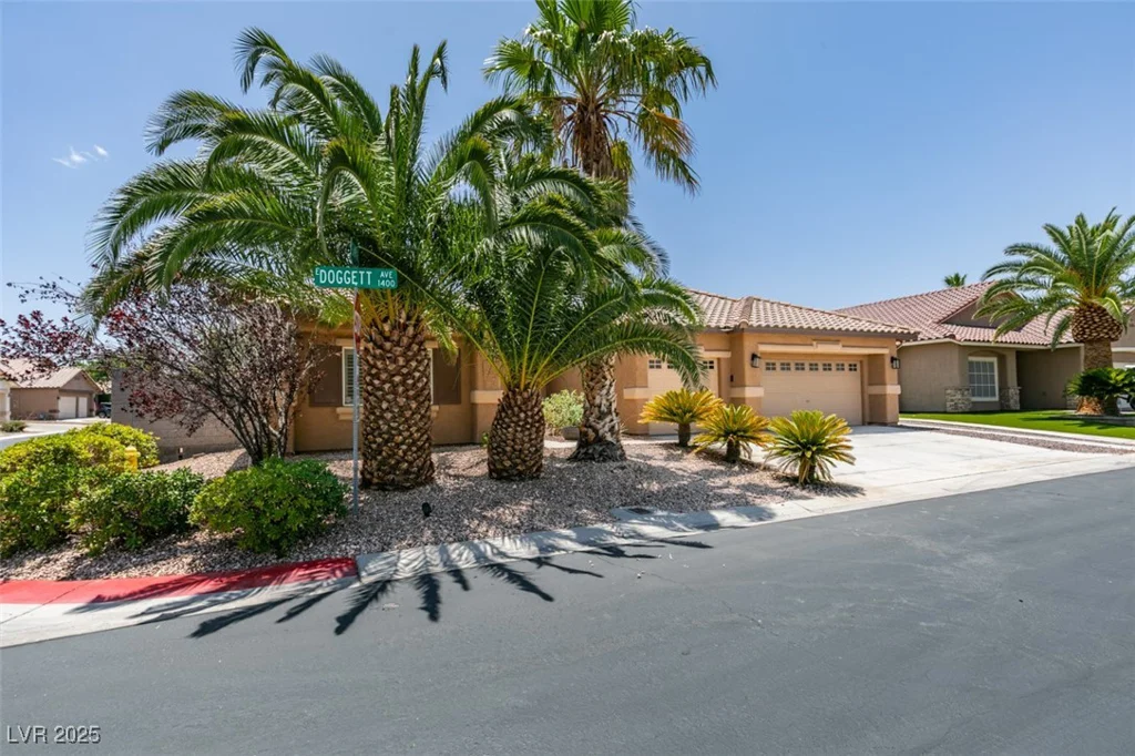 1453 Doggett, Las Vegas, NV 89123