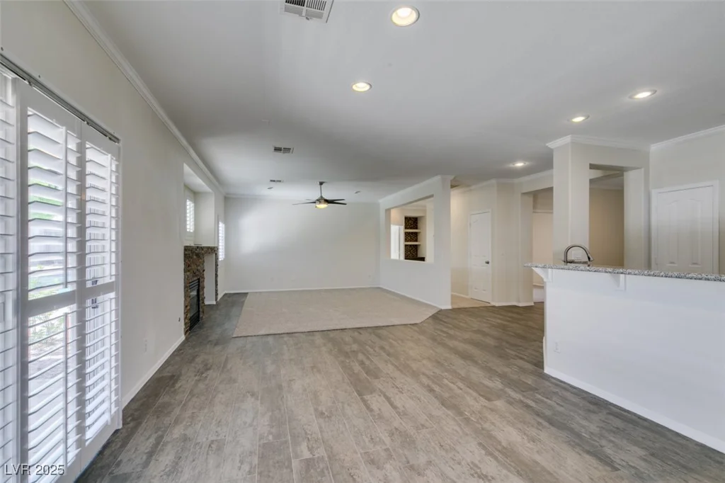 1453 Doggett, Las Vegas, NV 89123