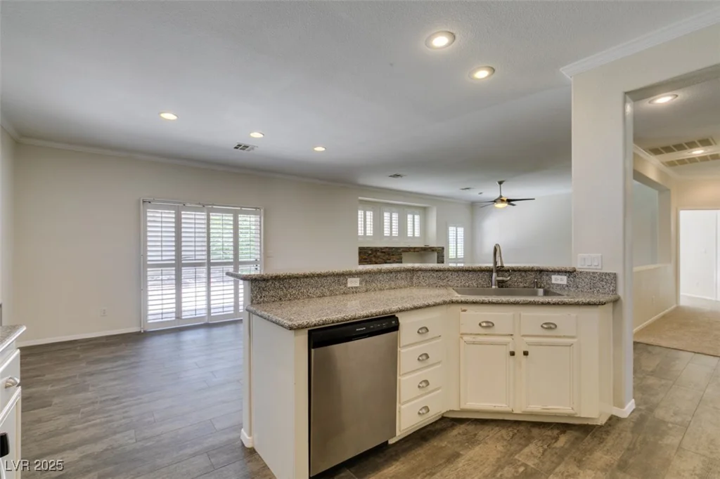 1453 Doggett, Las Vegas, NV 89123