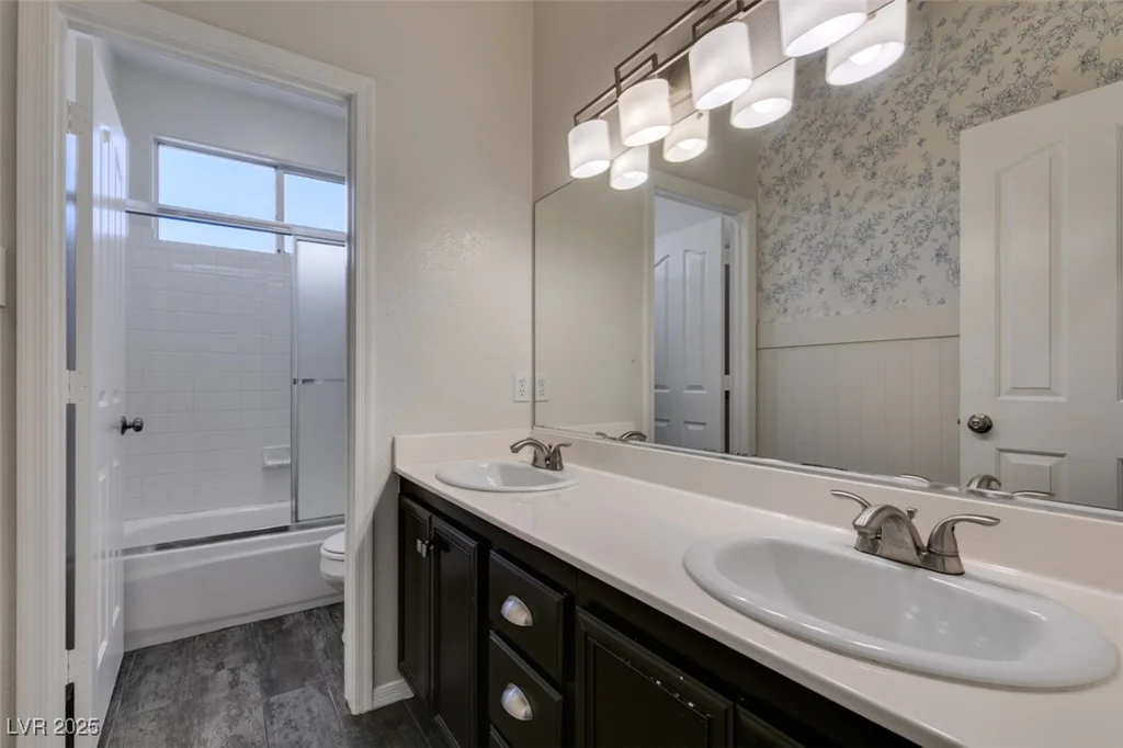 1453 Doggett, Las Vegas, NV 89123