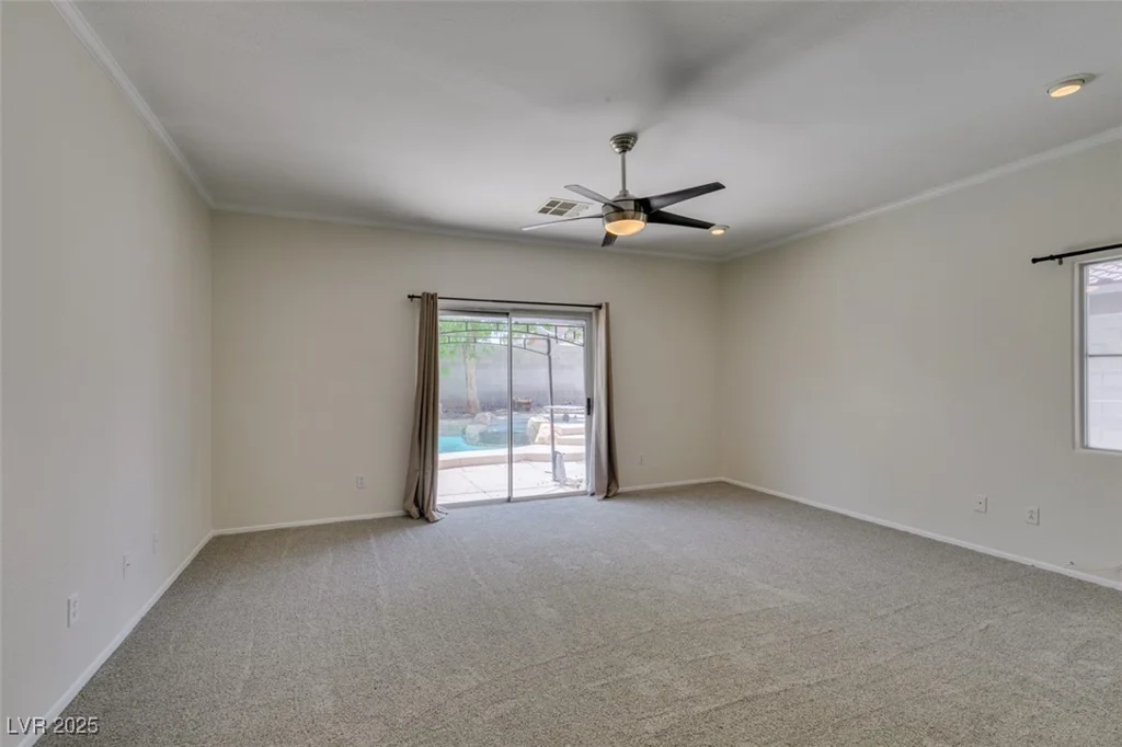 1453 Doggett, Las Vegas, NV 89123