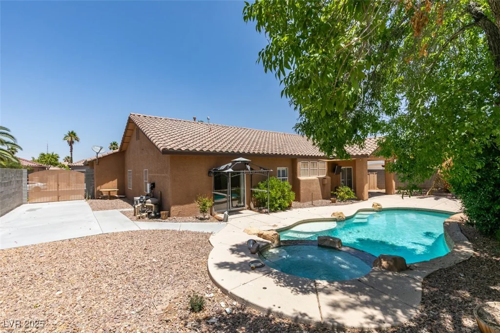 1453 Doggett, Las Vegas, NV 89123