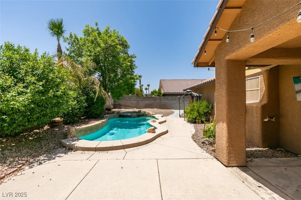 1453 Doggett, Las Vegas, NV 89123