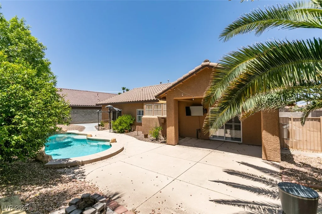 1453 Doggett, Las Vegas, NV 89123