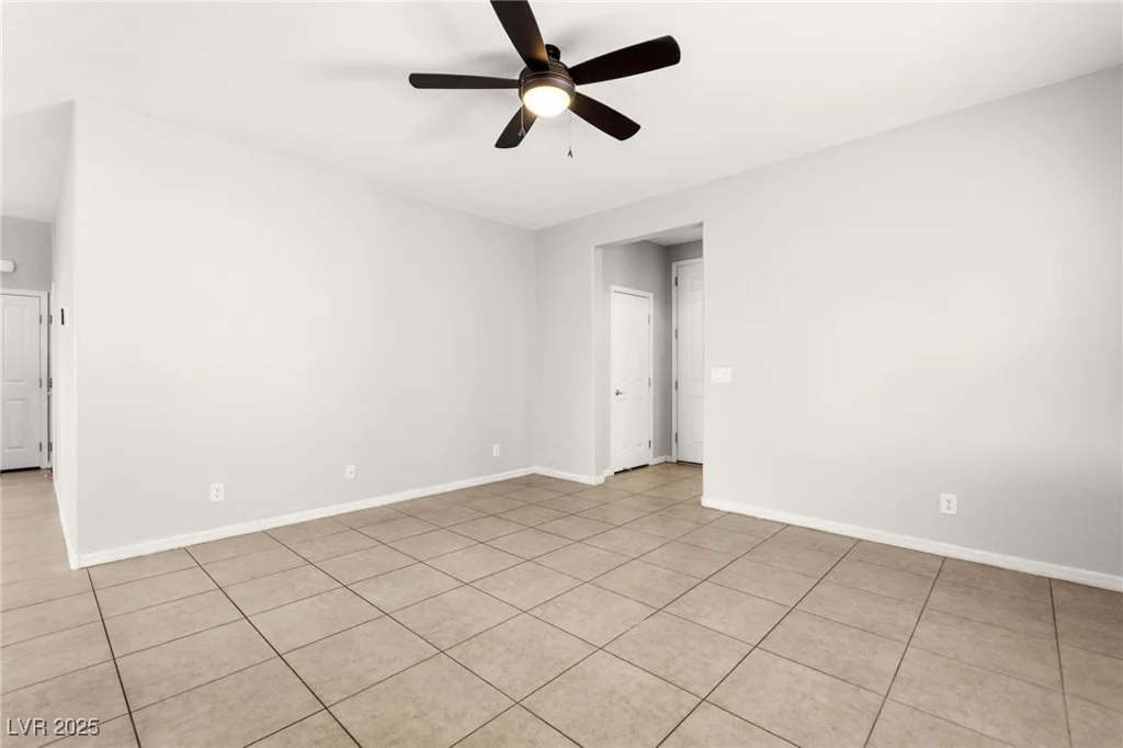 10557 Bandera Mountain, Las Vegas, NV 89166