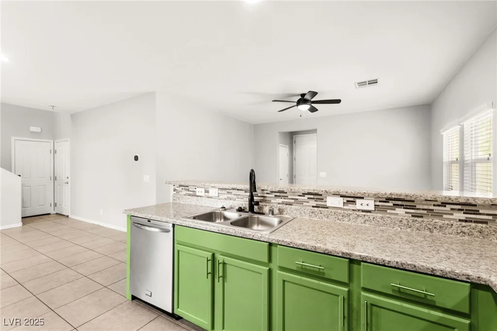 10557 Bandera Mountain, Las Vegas, NV 89166
