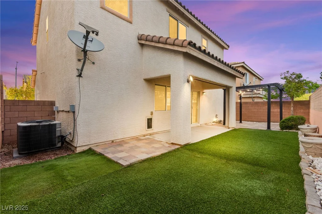 10557 Bandera Mountain, Las Vegas, NV 89166