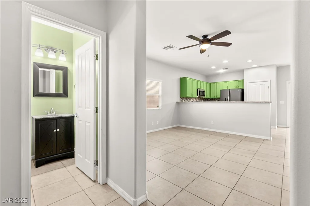 10557 Bandera Mountain, Las Vegas, NV 89166