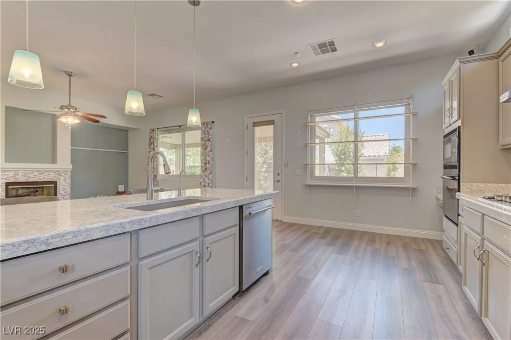 950 Marbelwood, Las Vegas, NV 89123