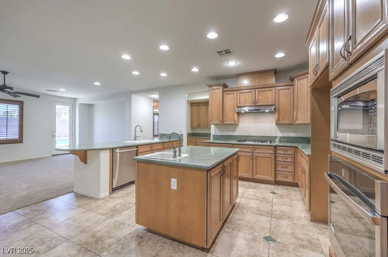 7525 Royal Crystal, Las Vegas, NV 89149