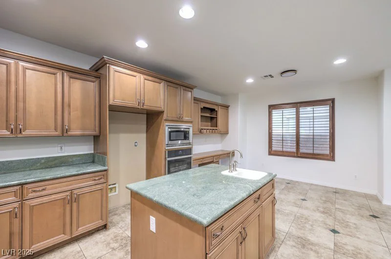 7525 Royal Crystal, Las Vegas, NV 89149