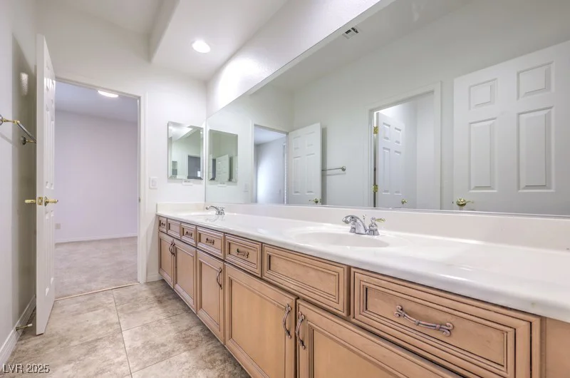 7525 Royal Crystal, Las Vegas, NV 89149