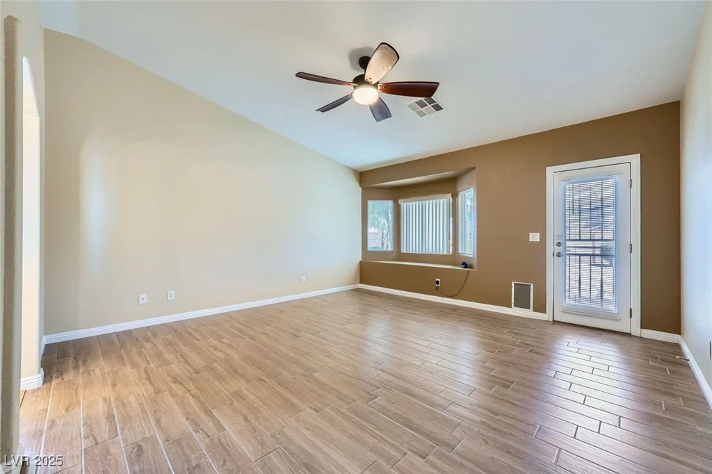 4904 Meadows Encore, Las Vegas, NV 89131
