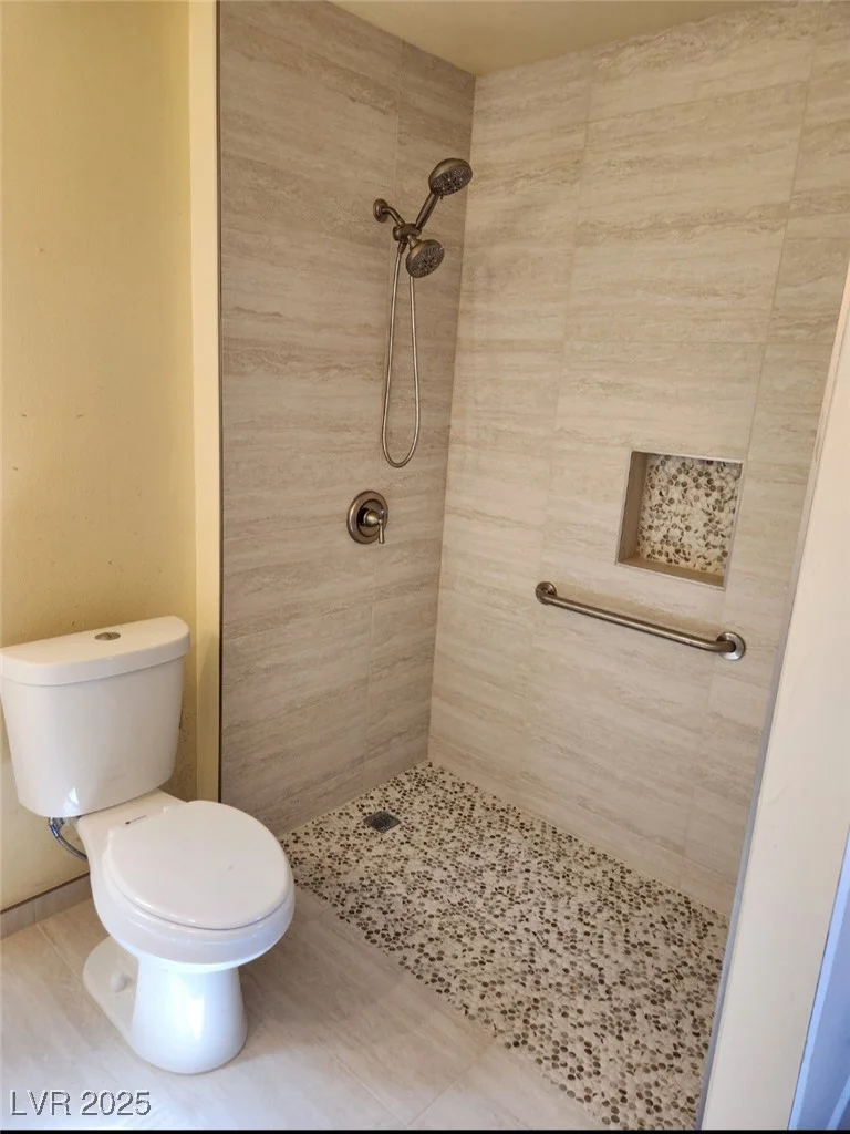 66 Lailani, Las Vegas, NV 89110