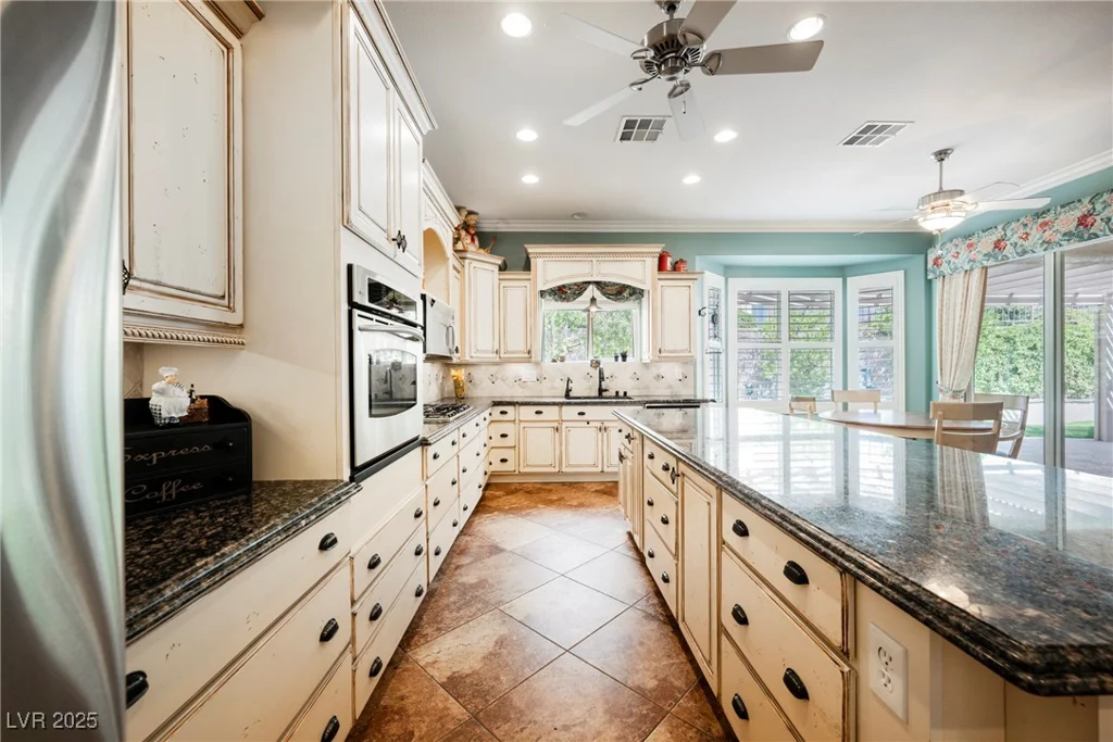 2080 Powder Springs, Henderson, NV 89052