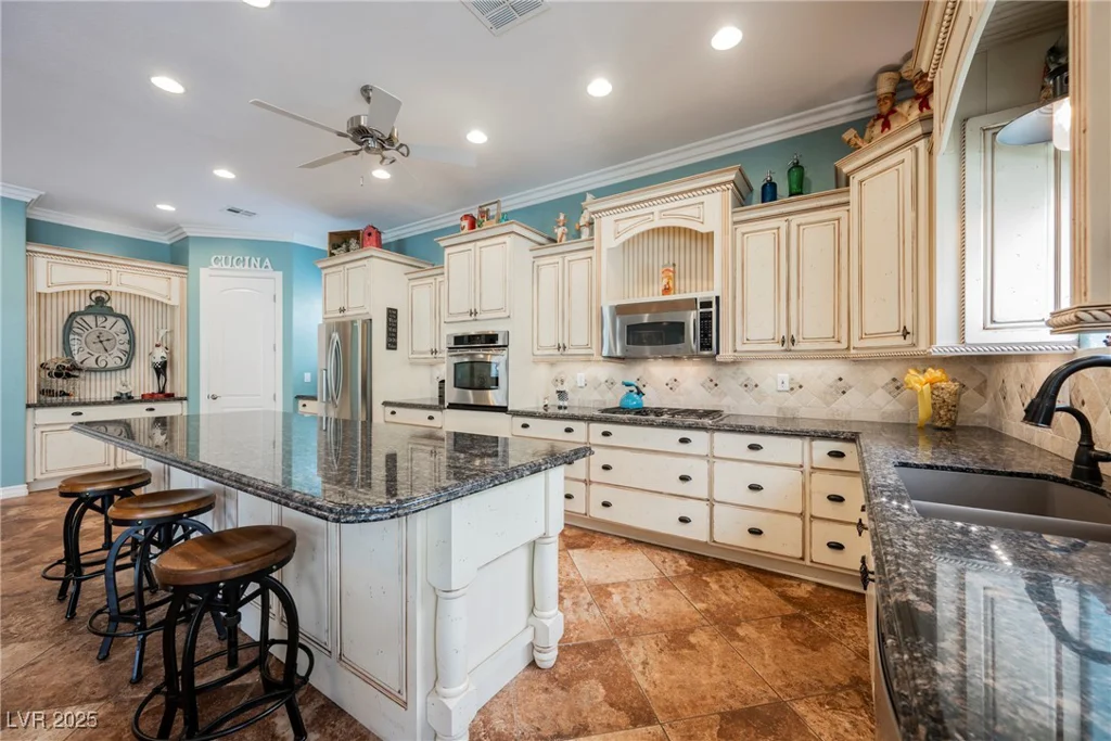 2080 Powder Springs, Henderson, NV 89052