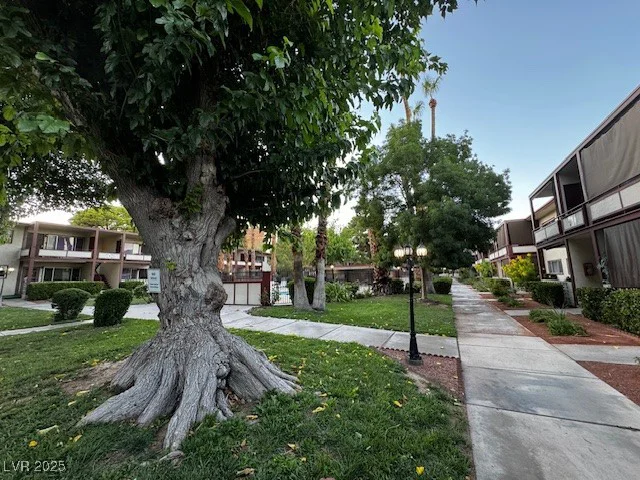 350 Desert Inn, Las Vegas, NV 89109