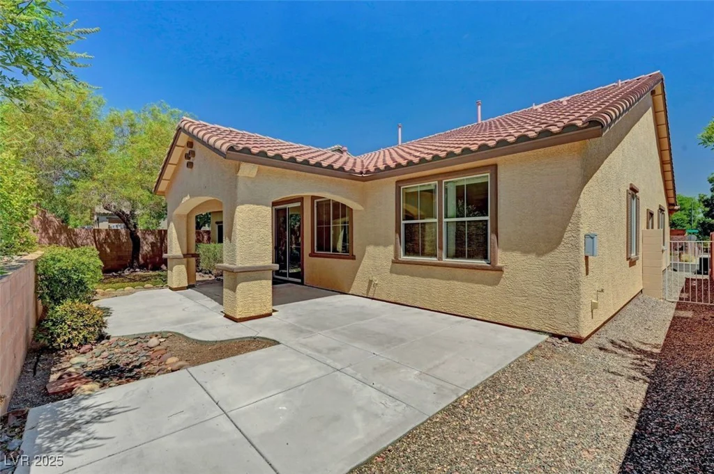 121 Staplehurst, Henderson, NV 89002