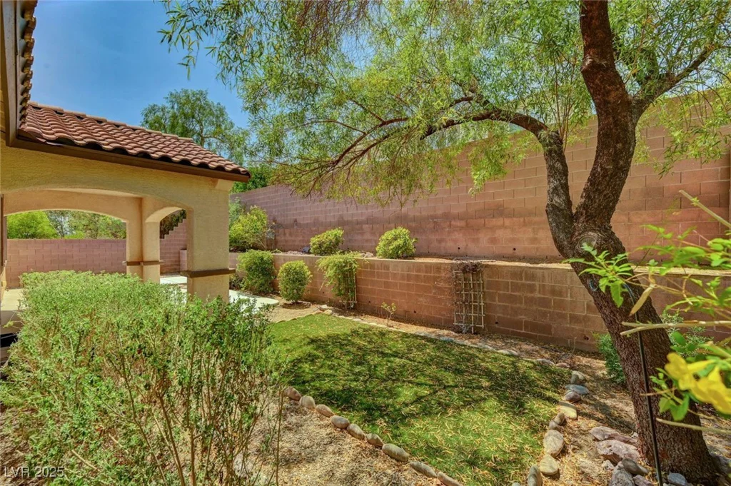121 Staplehurst, Henderson, NV 89002