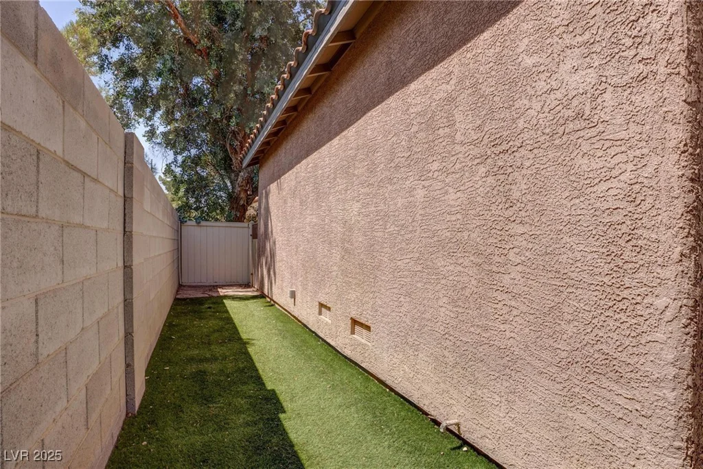 10454 Gunpowder Falls, Las Vegas, NV 89183